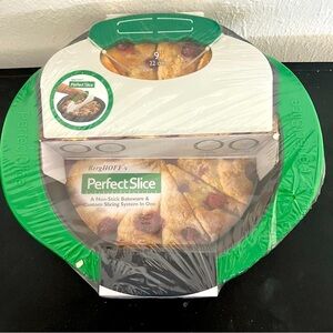BergHOFF's Perfect Slice Non-Stick Bakeware Pie & Custom Slicing System in One